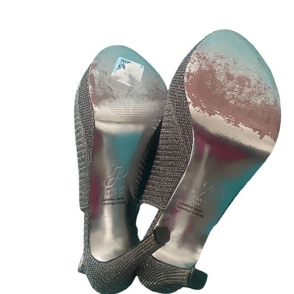 Adrianna Papell "Rita" Peep Toe Sling
Backs size 8 - Picture 4 of 5